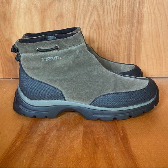 Womens 6 Teva Suede Slip On Hiking Boots Brown SEF1052 - Picture 1 of 8